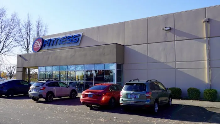 24 Hour Fitness Picture 9