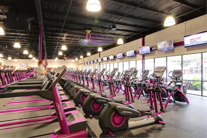 Planet Fitness Picture 10