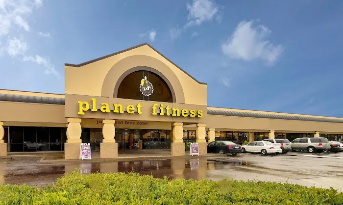 Planet Fitness Picture 9