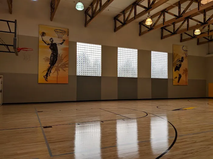 LA Fitness Picture 7