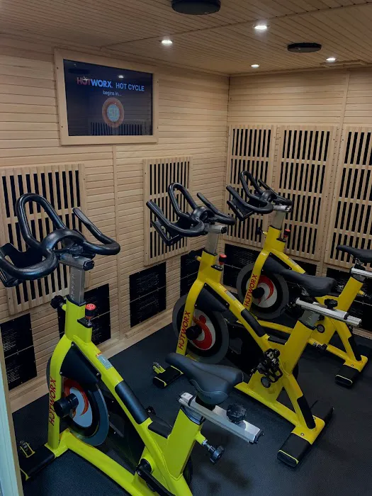 HOTWORX - Bismarck, ND - Sunrise Square Picture 10