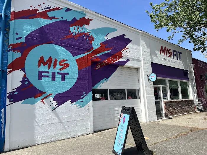 Misfit Strength & Circus Picture 5