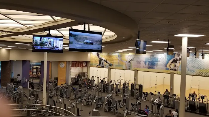 LA Fitness Picture 1