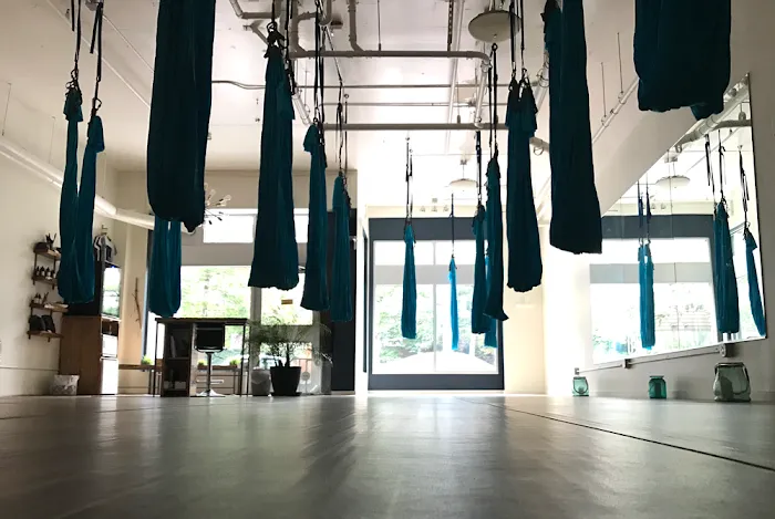 Flight Room Central District Picture 1