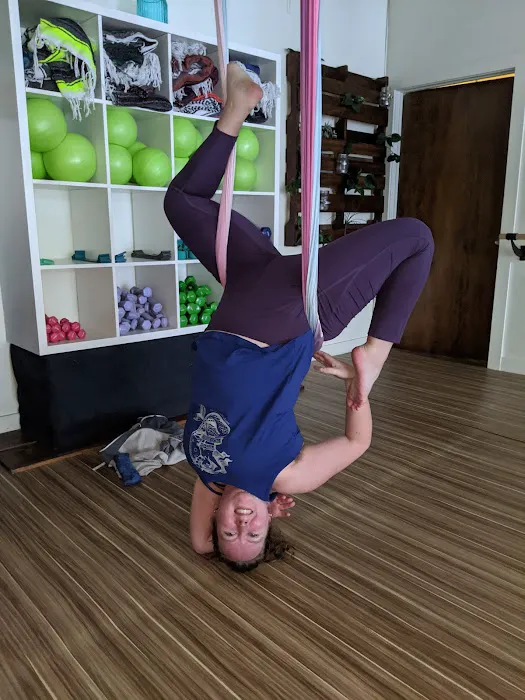 Flight Room Central District Picture 3