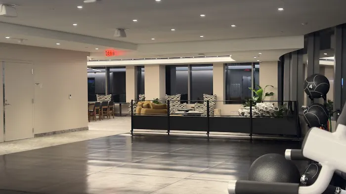 Equinox Rainier Square Picture 8