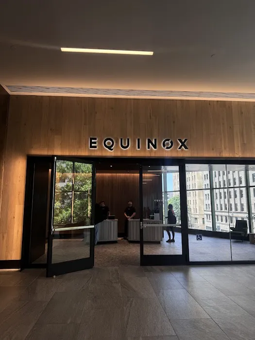 Equinox Rainier Square Picture 7