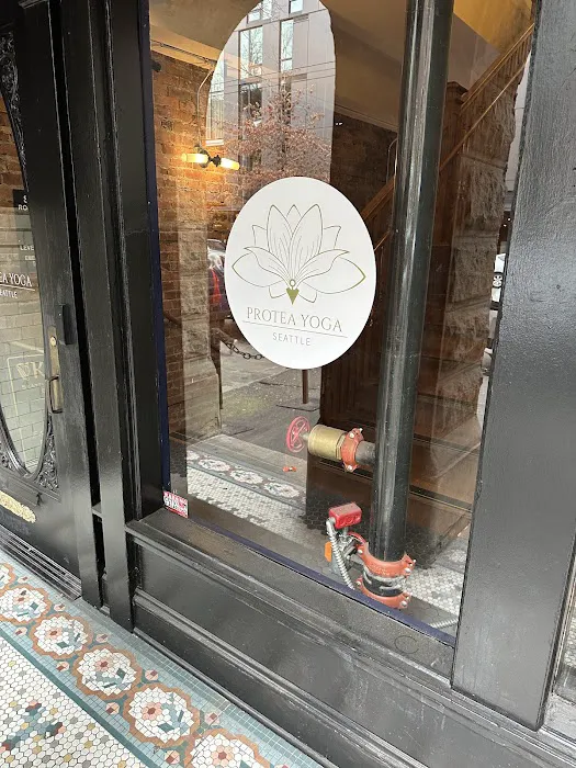 PROTEA YOGA Picture 6