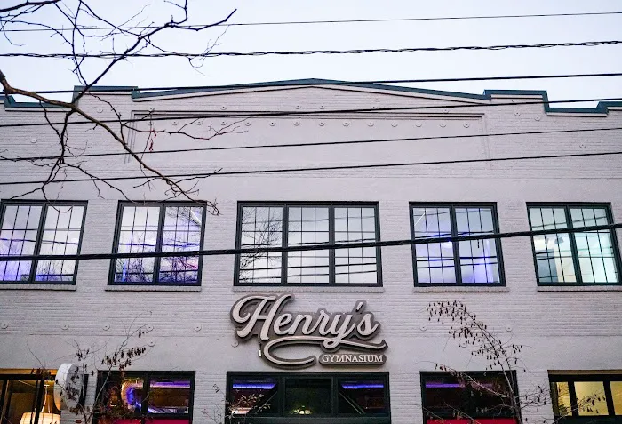 Henry's Gymnasium Picture 6