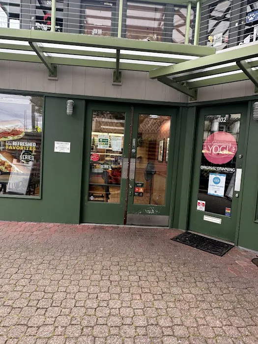 The Grinning Yogi - Seattle Capitol Hill Picture 4