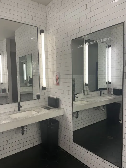 Barry's Seattle Picture 4