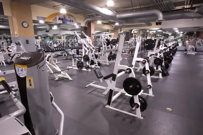 24 Hour Fitness Picture 2