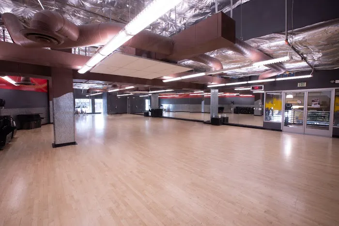 24 Hour Fitness Picture 3