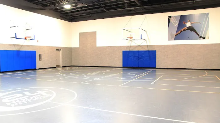 24 Hour Fitness Picture 9