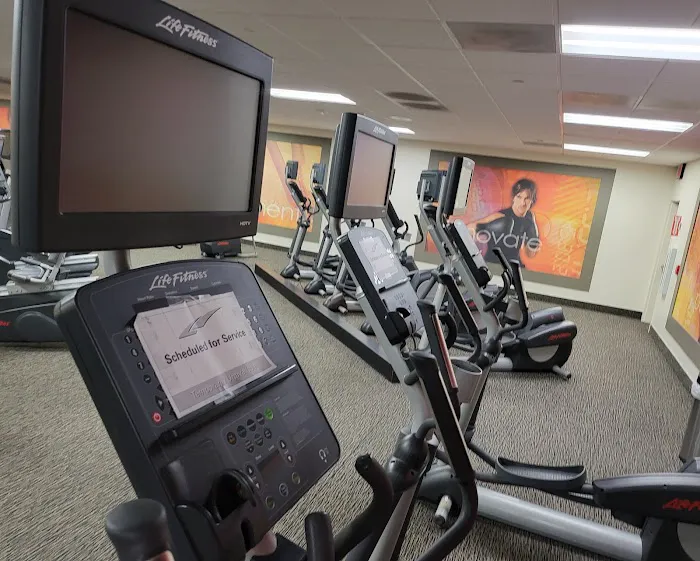 LA Fitness Picture 9