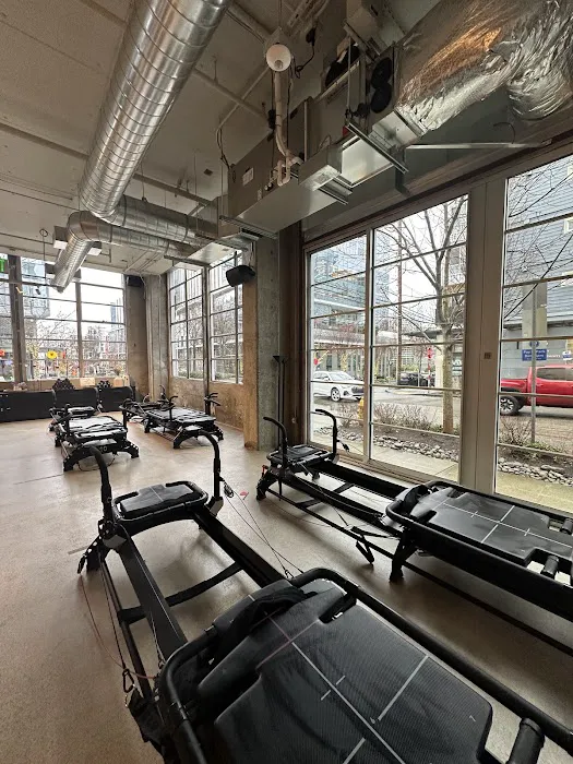 MOOV SEATTLE Picture 6