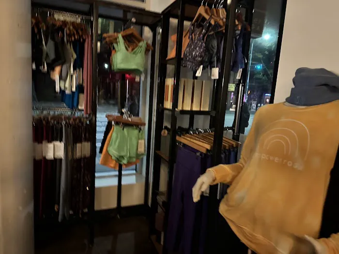 CorePower Yoga - Capitol Hill Picture 9