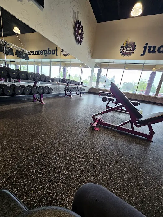 Planet Fitness Picture 4