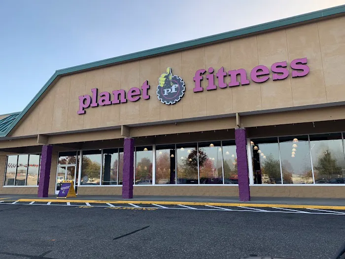 Planet Fitness Picture 9