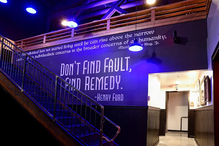 Henry's Gymnasium Picture 9