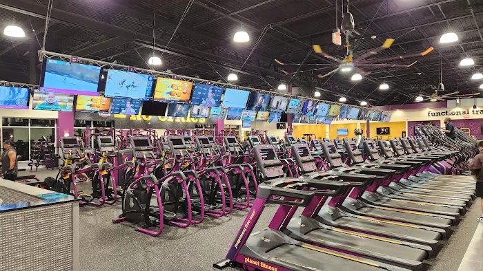 Planet Fitness Picture 6