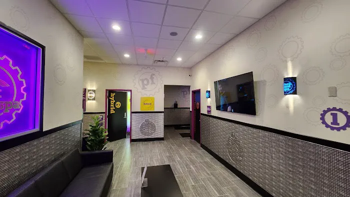 Planet Fitness Picture 8
