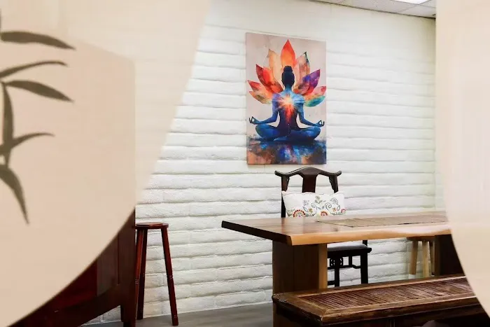 Cai Wei Yoga Picture 4