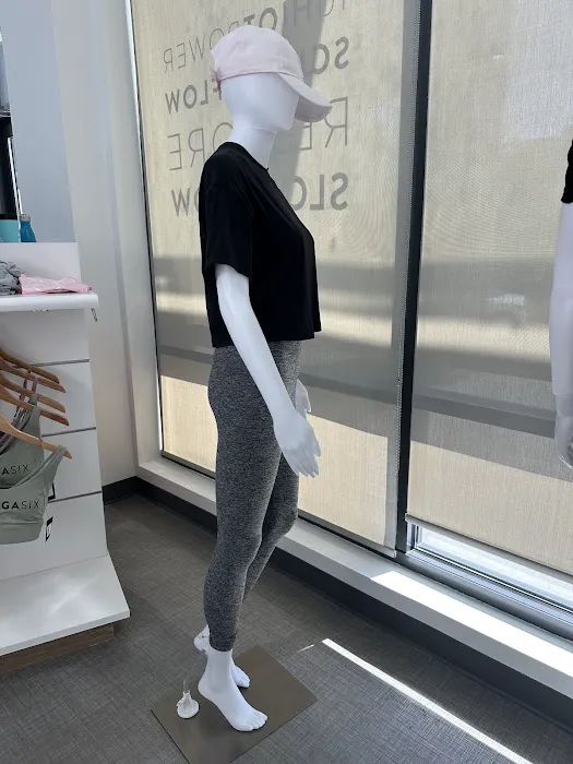 YogaSix Mercer Island Picture 5