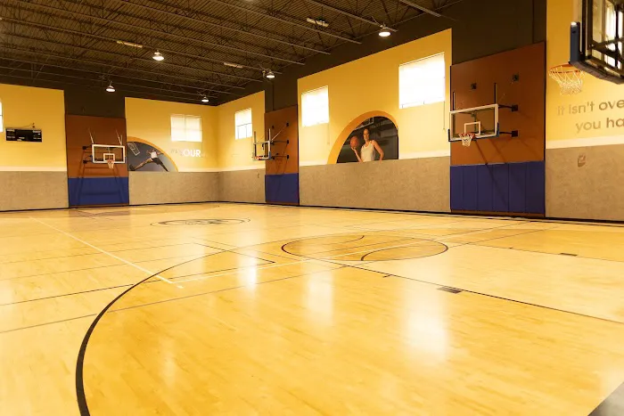 24 Hour Fitness Picture 4