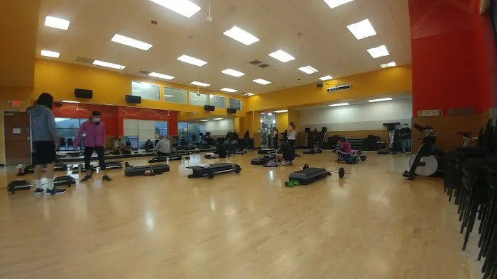 24 Hour Fitness Picture 2