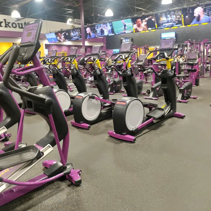 Planet Fitness Picture 10