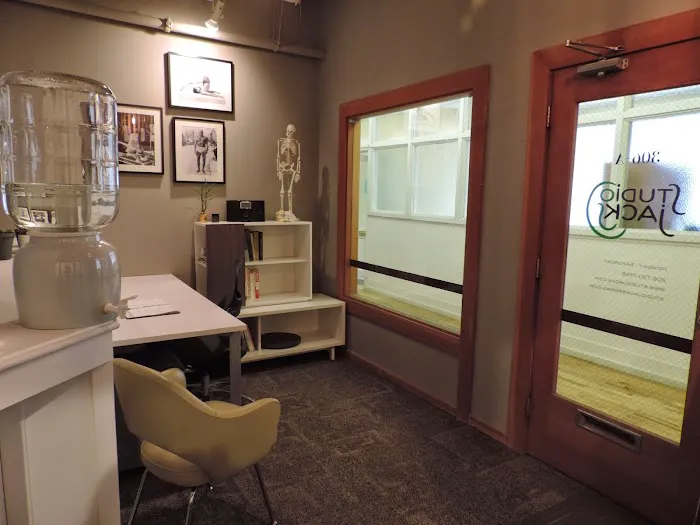 Studio Jacks Picture 3