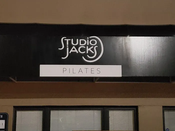 Studio Jacks Picture 4