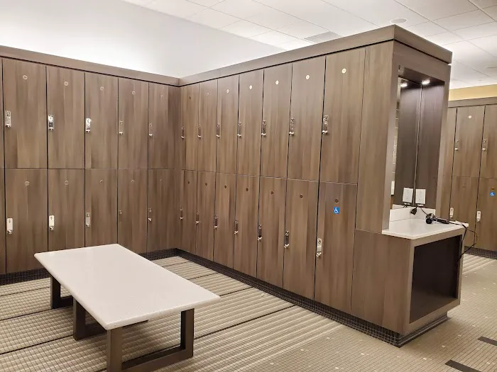 LA Fitness Picture 9