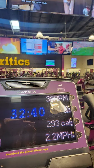 Planet Fitness Picture 8