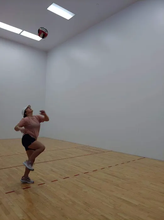 LA Fitness Picture 1