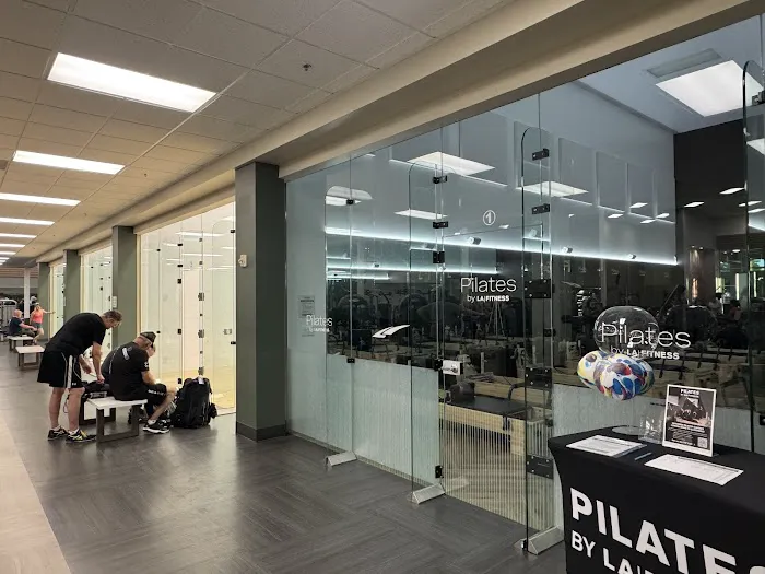 LA Fitness Picture 9