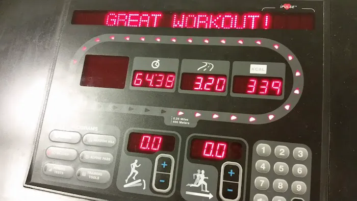 LA Fitness Picture 7