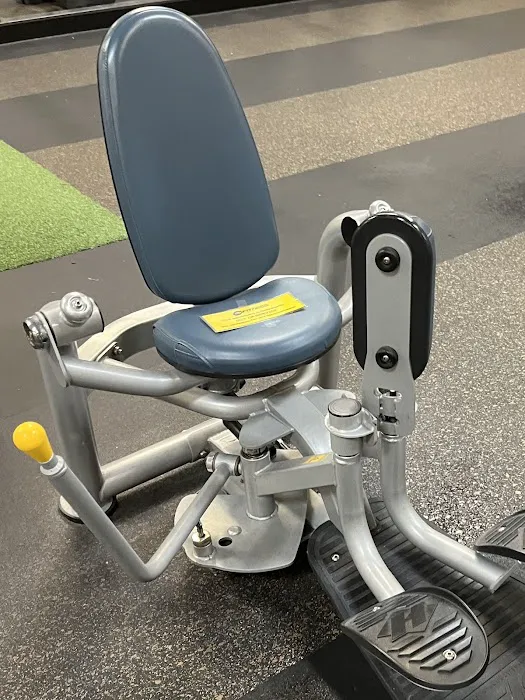 24 Hour Fitness Picture 9