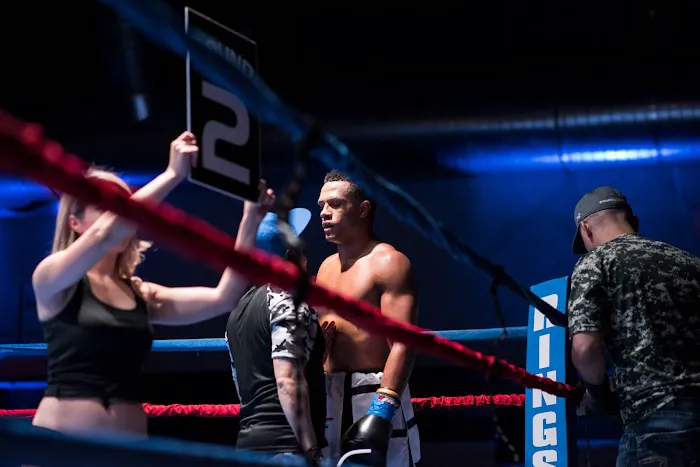 AcunaBoxing Picture 6