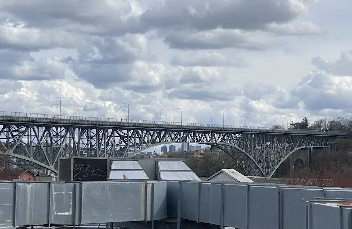 Maven. A Yoga Studio. Picture 5