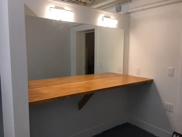 Maven. A Yoga Studio. Picture 3