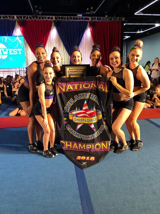 Celebrity Cheer Picture 3