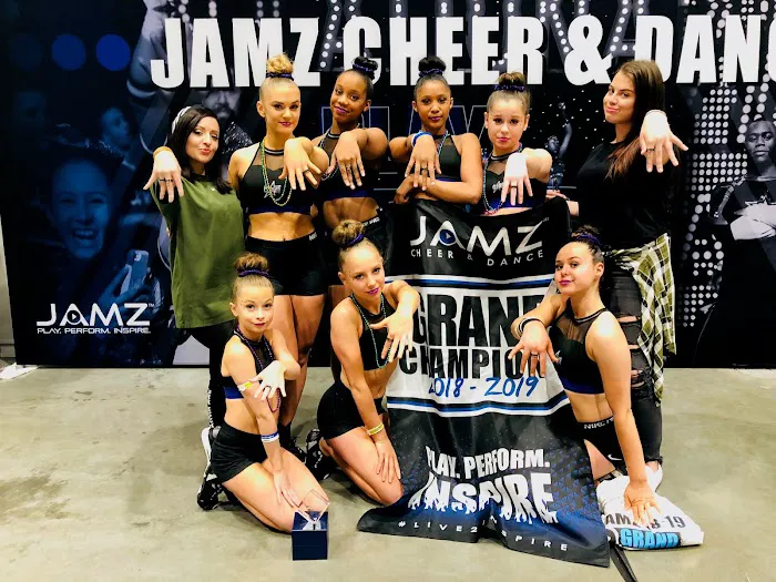 Celebrity Cheer Picture 10