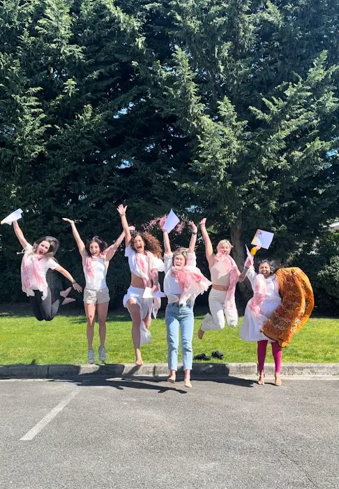 Yoga Om Wellness Studio Picture 6