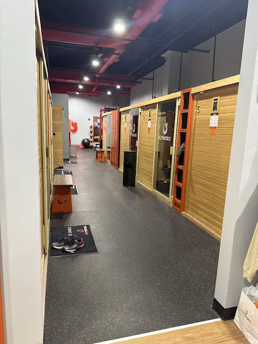 HOTWORX - Redmond, WA - Town Center Picture 6