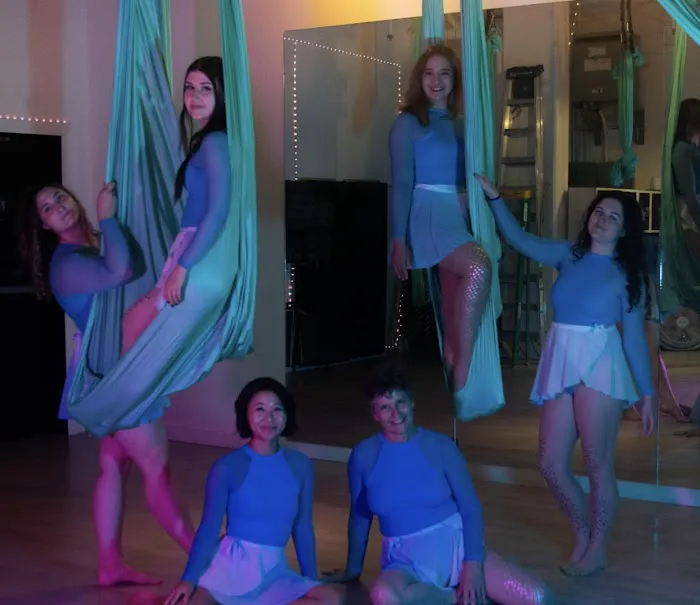 Flight Room Green Lake Picture 7