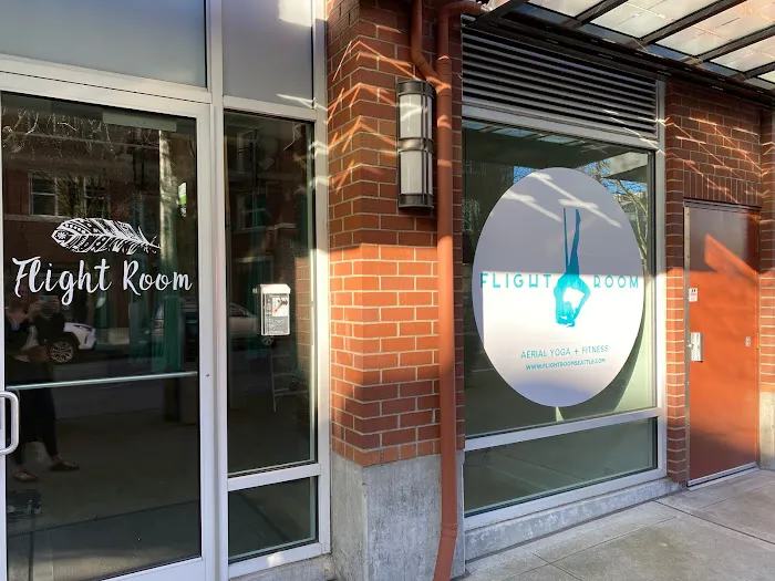 Flight Room Green Lake Picture 10