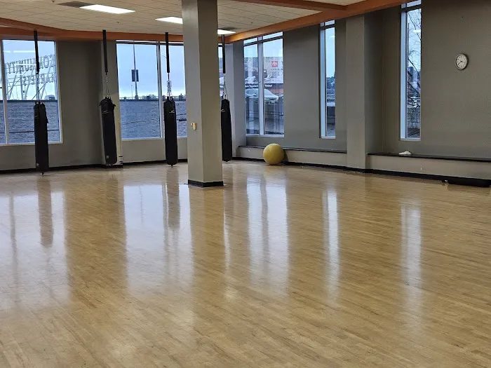 LA Fitness Picture 9