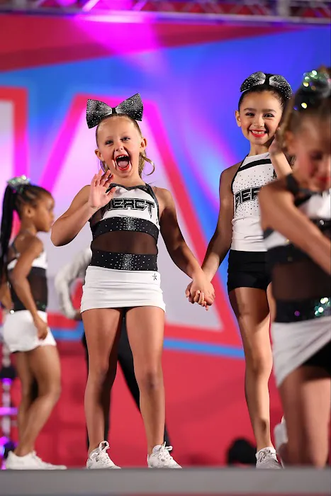 REACT ELITE CHEER Picture 9